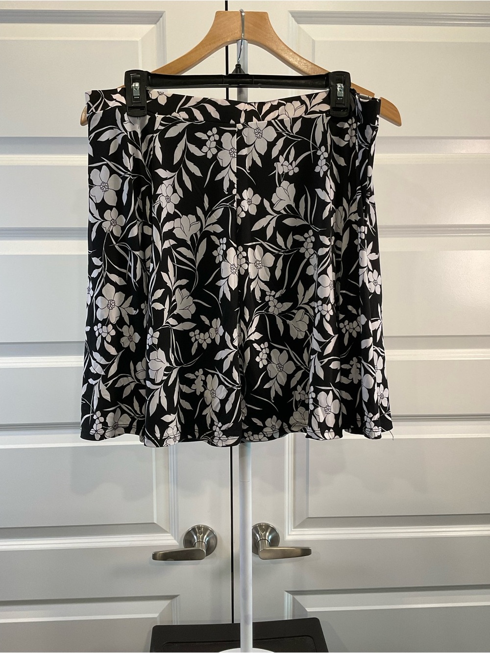 Susan Graver Black and White Floral Skater Skirt